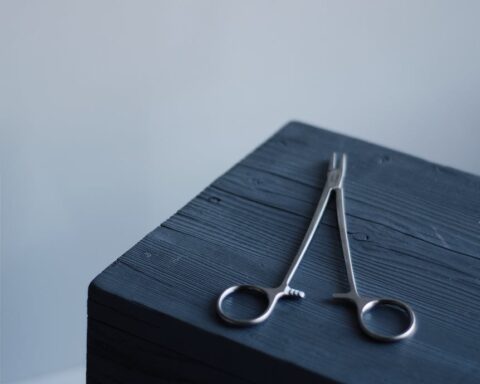 surgical scissors