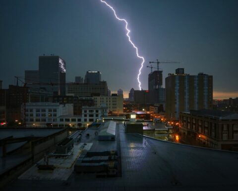 photo of a lightning strike